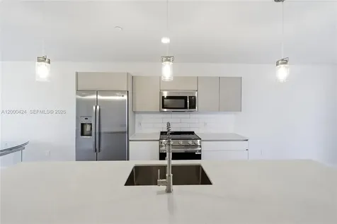 2505 NE 193rd Street Miami FL 33180