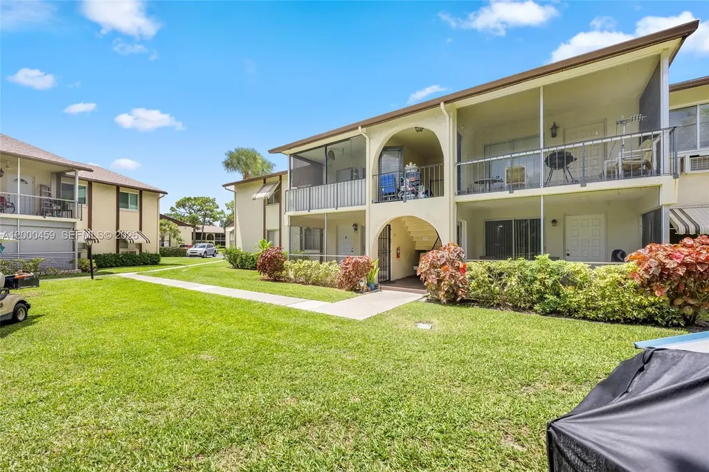 5839 La Pinata Boulevard Green Acres FL 33463