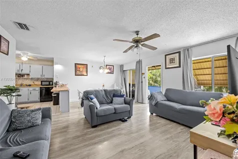 5839 La Pinata Boulevard Green Acres FL 33463