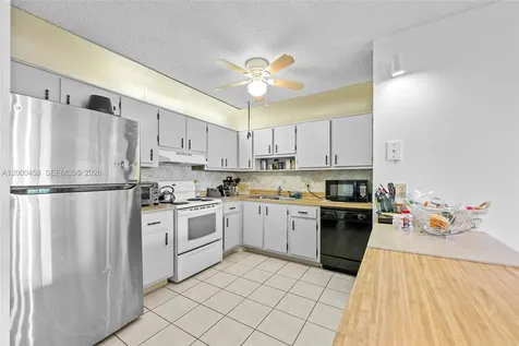 5839 La Pinata Boulevard Green Acres FL 33463