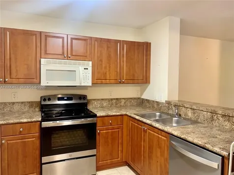 529 E Sheridan Street Dania Beach FL 33004