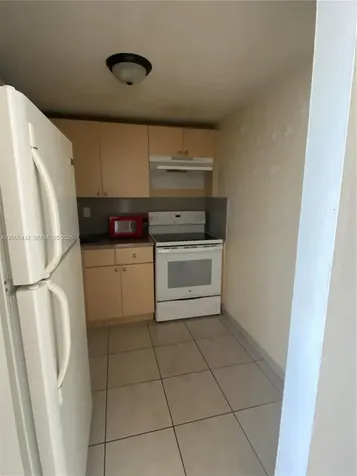 606 W 81st Street Hialeah FL 33014