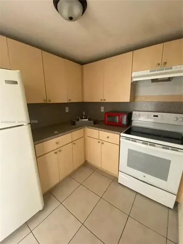 606 W 81st Street Hialeah FL 33014