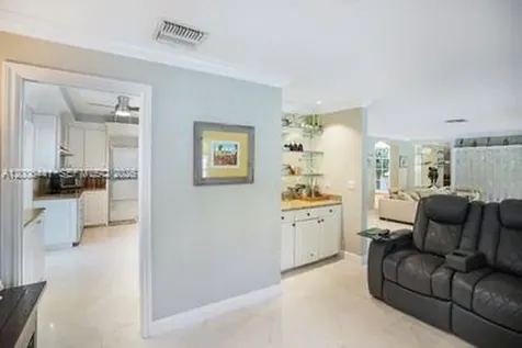 113 S Gordon Road Fort Lauderdale FL 33301