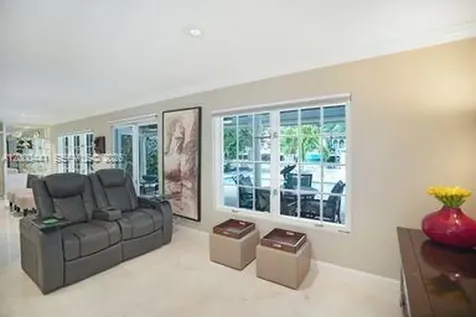 113 S Gordon Road Fort Lauderdale FL 33301