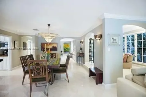 113 S Gordon Road Fort Lauderdale FL 33301