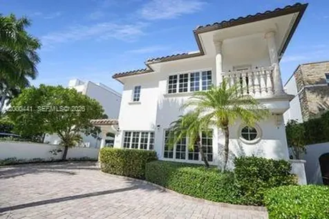 113 S Gordon Road Fort Lauderdale FL 33301
