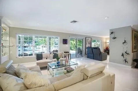 113 S Gordon Road Fort Lauderdale FL 33301