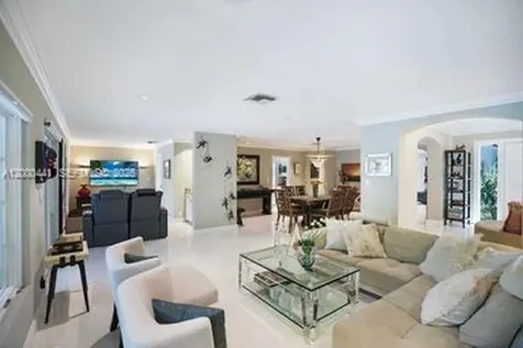 113 S Gordon Road Fort Lauderdale FL 33301