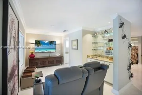 113 S Gordon Road Fort Lauderdale FL 33301