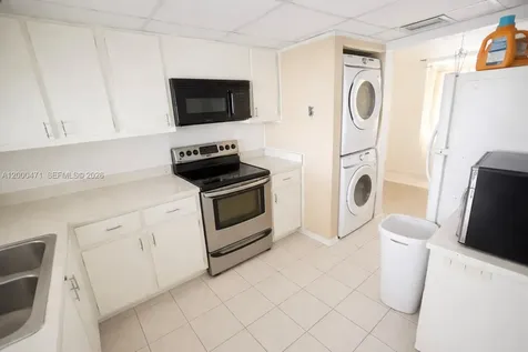 6475 W Oakland Park Boulevard Lauderhill FL 33313
