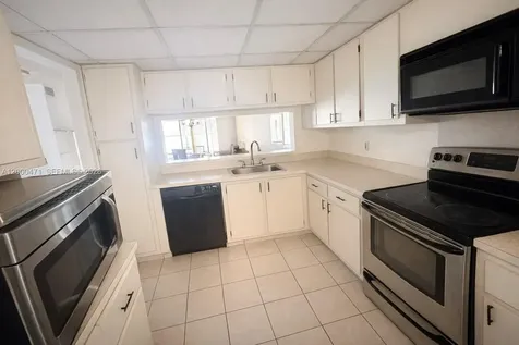 6475 W Oakland Park Boulevard Lauderhill FL 33313