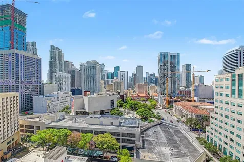 121 NE 5th Street Miami FL 33132