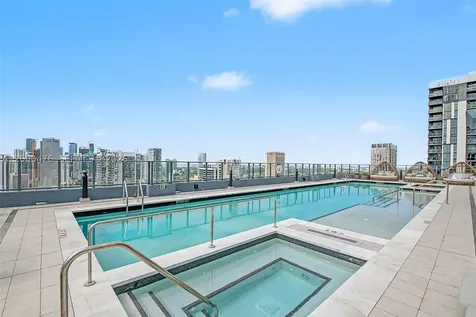121 NE 5th Street Miami FL 33132