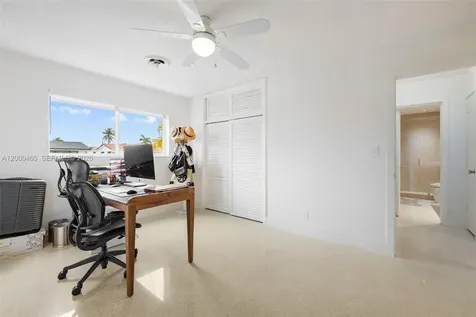 1700 N 48th Avenue Hollywood FL 33021