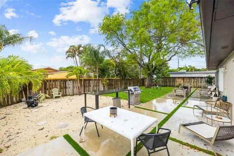 1700 N 48th Avenue Hollywood FL 33021