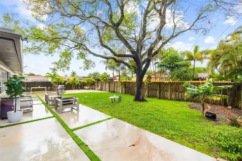 1700 N 48th Avenue Hollywood FL 33021