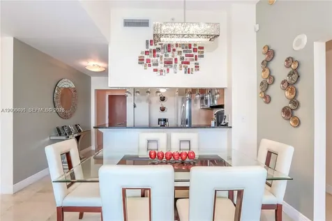 31 SE 5th Street Miami FL 33131