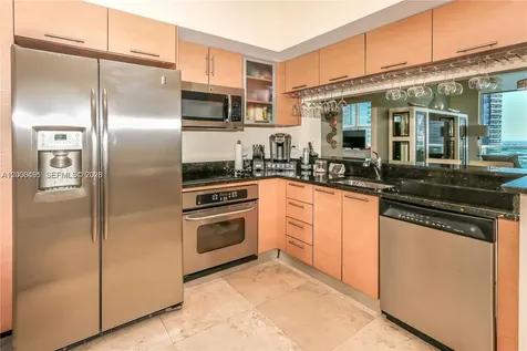 31 SE 5th Street Miami FL 33131
