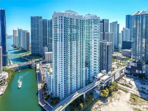 31 SE 5th Street Miami FL 33131