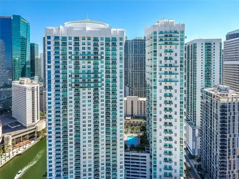 31 SE 5th Street Miami FL 33131