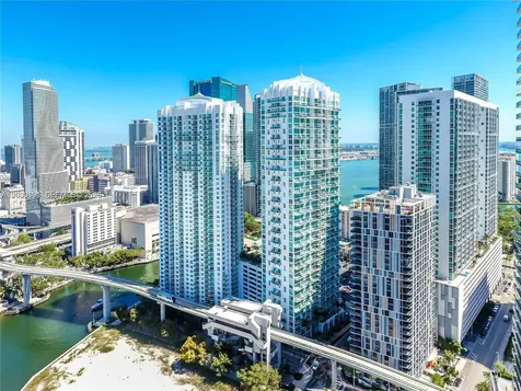 31 SE 5th Street Miami FL 33131