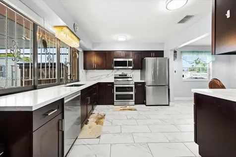 600 SW 67th Avenue Pembroke Pines FL 33023