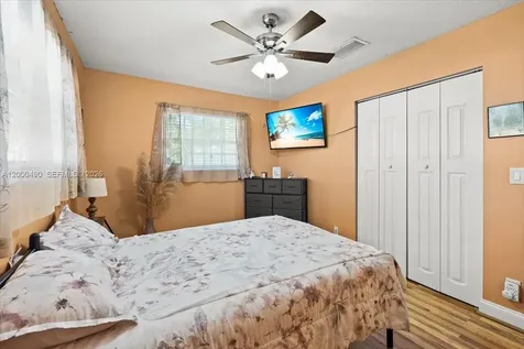 600 SW 67th Avenue Pembroke Pines FL 33023