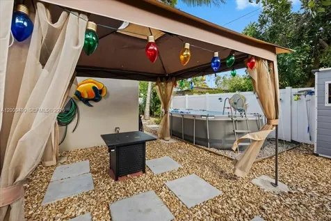 600 SW 67th Avenue Pembroke Pines FL 33023