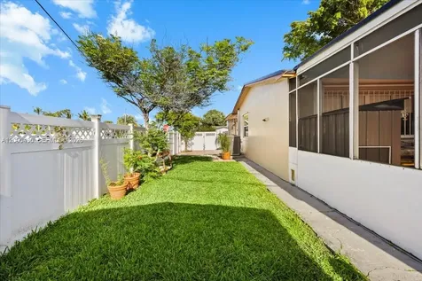600 SW 67th Avenue Pembroke Pines FL 33023