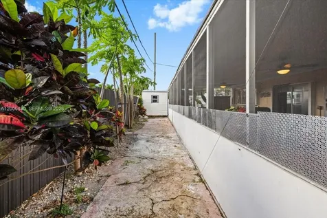 600 SW 67th Avenue Pembroke Pines FL 33023