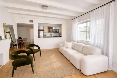 3915 N Meridian Avenue Miami Beach FL 33140