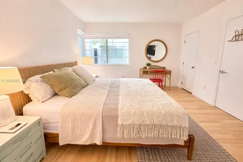 3915 N Meridian Avenue Miami Beach FL 33140