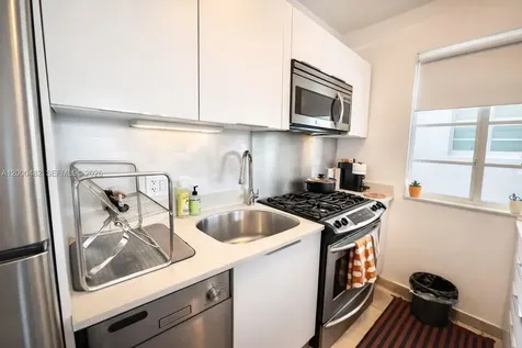 3915 N Meridian Avenue Miami Beach FL 33140