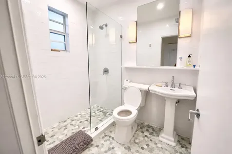 3915 N Meridian Avenue Miami Beach FL 33140