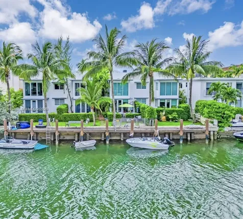 3915 N Meridian Avenue Miami Beach FL 33140