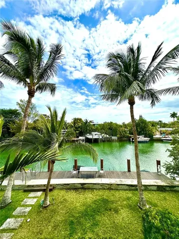 3915 N Meridian Avenue Miami Beach FL 33140