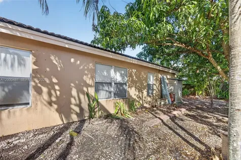 2073 SE 13th Street Homestead FL 33035