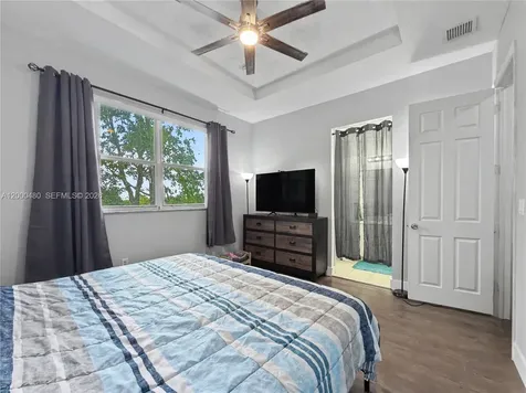 1033 NE 42nd Place Homestead FL 33033