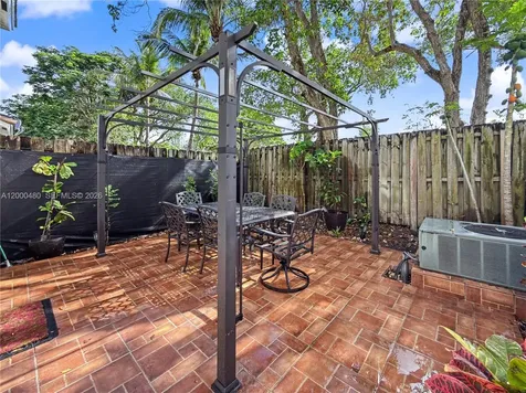1033 NE 42nd Place Homestead FL 33033