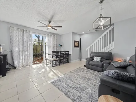 1033 NE 42nd Place Homestead FL 33033