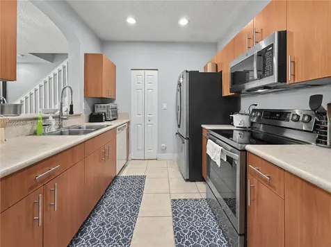 1033 NE 42nd Place Homestead FL 33033