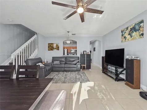 1033 NE 42nd Place Homestead FL 33033