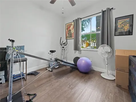 1033 NE 42nd Place Homestead FL 33033
