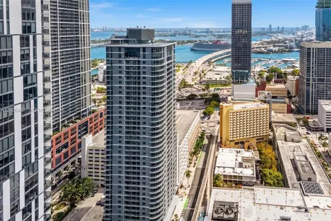 121 NE 5 Street Miami FL 33132