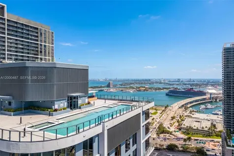 121 NE 5 Street Miami FL 33132