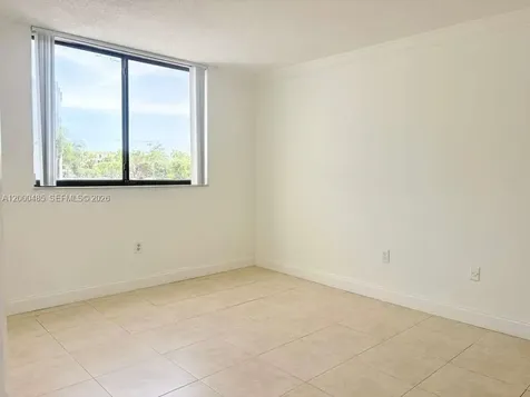 8261 NW 8th Street Miami FL 33126