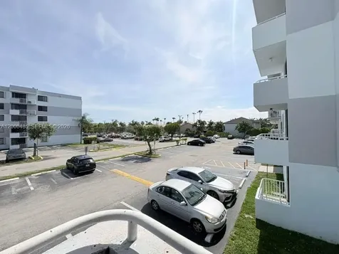 8261 NW 8th Street Miami FL 33126