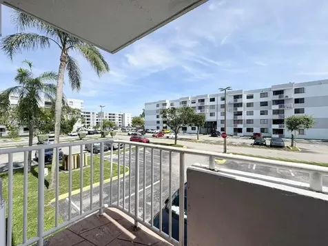 8261 NW 8th Street Miami FL 33126