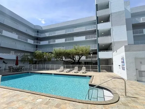 8261 NW 8th Street Miami FL 33126
